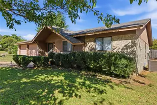 900 Meadowlark Dr, Mansfield, TX 76063 - Photo 3