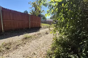 2838 Cherrywood Ave, Dallas, TX 75235 - Photo 13