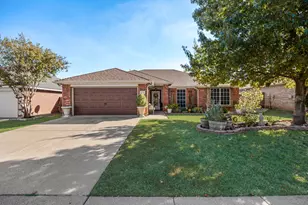 113 Adams Dr, Crowley, TX 76036 - Photo 3