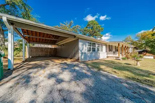 207 Inwood Dr, Palestine, TX 75801 - Photo 3