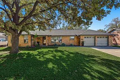 110 E 7th Street, Irving, TX 75060 - Photo 1