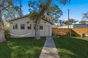 110 E 7th St, Irving, TX 75060 - Photo 23