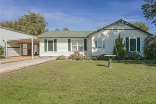 438 South St, Krum, TX 76249 - Photo 1