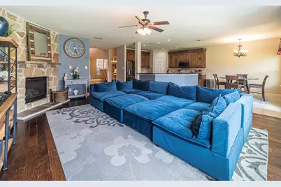 3039 Rosina, Grand Prairie, TX 75054 - Photo 3