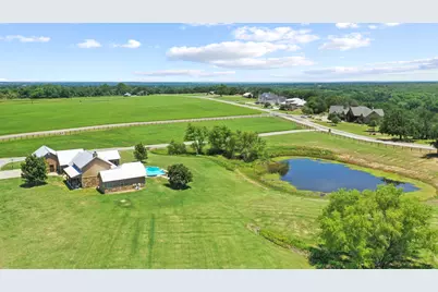 210 W Bluff Lane, Millsap, TX 76066 - Photo 3