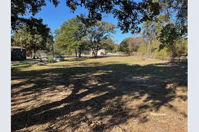 126 Briar Oaks Drive, Azle, TX 76020 - Photo 17