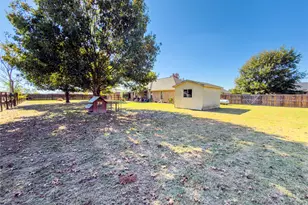 1675 Meadowview St, Athens, TX 75752 - Photo 33