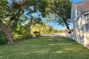 145 N Kealy St, Lewisville, TX 75057 - Photo 25