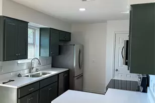 412 Ruckers Ct, Granbury, TX 76049 - Photo 5