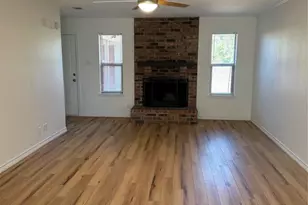 412 Ruckers Ct, Granbury, TX 76049 - Photo 3