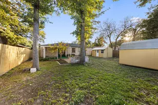 210 Old Mill Ln, Dallas, TX 75217 - Photo 19