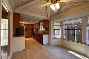 1030 Clinton St, Carrollton, TX 75007 - Photo 11