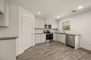 718 Haynie Dr, Runaway Bay, TX 76426 - Photo 15