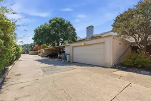 9818 Bent Branch Ln, Dallas, TX 75243 - Photo 29