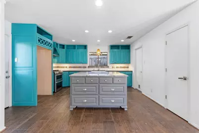 2201 Mistletoe Boulevard, Fort Worth, TX 76110 - Photo 5