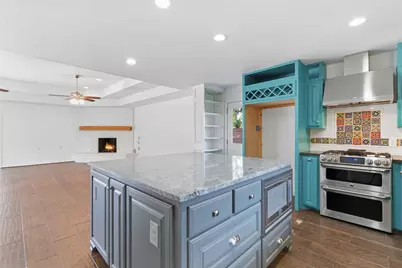 2201 Mistletoe Boulevard, Fort Worth, TX 76110 - Photo 9