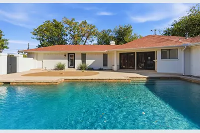 2201 Mistletoe Boulevard, Fort Worth, TX 76110 - Photo 23