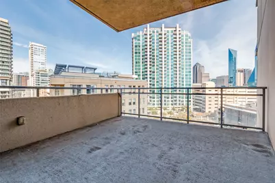 2200 Victory Avenue #701, Dallas, TX 75219 - Photo 23