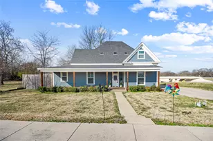 602 S Main St, Farmersville, TX 75442 - Photo 1