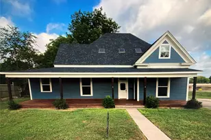 602 S Main St, Farmersville, TX 75442 - Photo 1