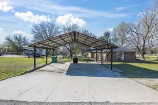 175 Clover Ln, Decatur, TX 76234 - Photo 5