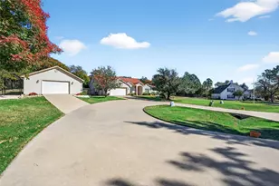 200 Cayuga Trail, Lake Kiowa, TX 76240 - Photo 1