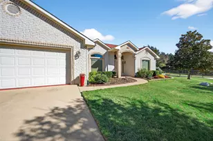 200 Cayuga Trail, Lake Kiowa, TX 76240 - Photo 3