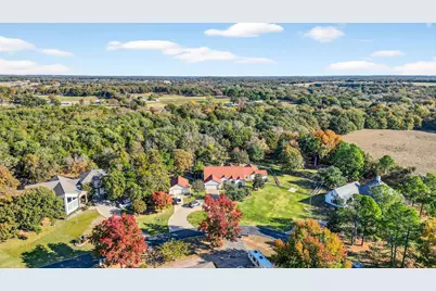 200 Cayuga Trail, Lake Kiowa, TX 76240 - Photo 5