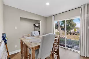 1725 Emerald St, Grand Prairie, TX 75051 - Photo 11