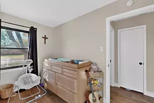 1725 Emerald St, Grand Prairie, TX 75051 - Photo 23