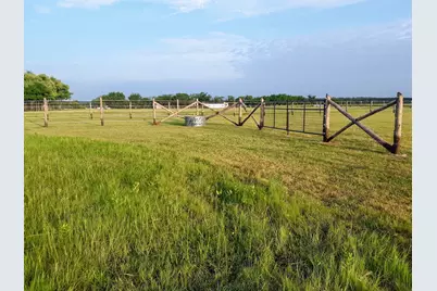 4113 W Line Road, Whitesboro, TX 76273 - Photo 13