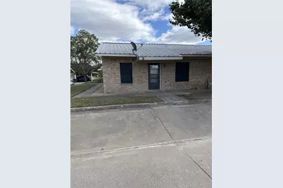110 N Crockett Street, Edgewood, TX 75117 - Photo 1