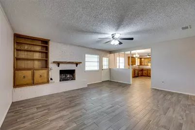 504 S Colonial Drive, Cleburne, TX 76033 - Photo 11