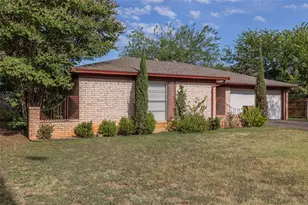 504 S Colonial Dr, Cleburne, TX 76033 - Photo 3