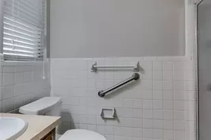 504 S Colonial Dr, Cleburne, TX 76033 - Photo 25