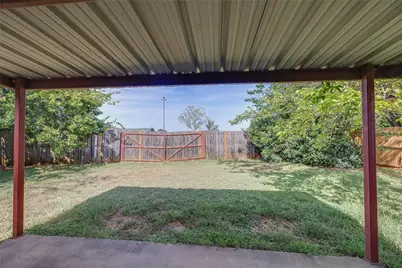 504 S Colonial Drive, Cleburne, TX 76033 - Photo 27