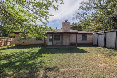 504 S Colonial Drive, Cleburne, TX 76033 - Photo 29