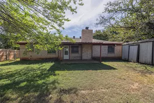 504 S Colonial Dr, Cleburne, TX 76033 - Photo 29