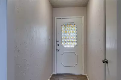 504 S Colonial Drive, Cleburne, TX 76033 - Photo 9