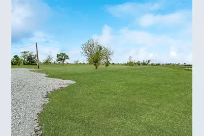 402 Sunflower Drive, Valley View, TX 76272 - Photo 13