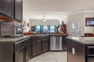 254 Woodhaven Trl, Waco, TX 76657 - Photo 5