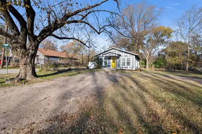 702 E 1st Avenue, Corsicana, TX 75110 - Photo 3