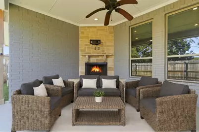 1617 Hawthorne Street, Cleburne, TX 76033 - Photo 35