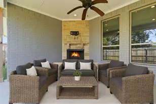 1617 Hawthorne St, Cleburne, TX 76033 - Photo 35