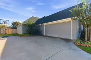 1617 Hawthorne St, Cleburne, TX 76033 - Photo 7