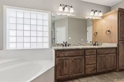 1617 Hawthorne Street, Cleburne, TX 76033 - Photo 31