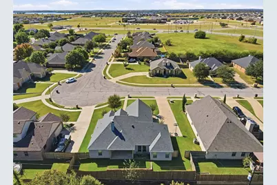 1617 Hawthorne Street, Cleburne, TX 76033 - Photo 37