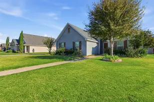 1617 Hawthorne St, Cleburne, TX 76033 - Photo 5