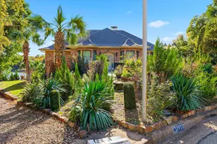 2910 Lakeshore Ct, Arlington, TX 76013 - Photo 9