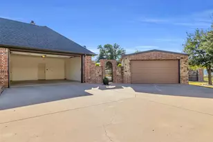 2200 Twin Creeks Ct, Pilot Point, TX 76258 - Photo 27
